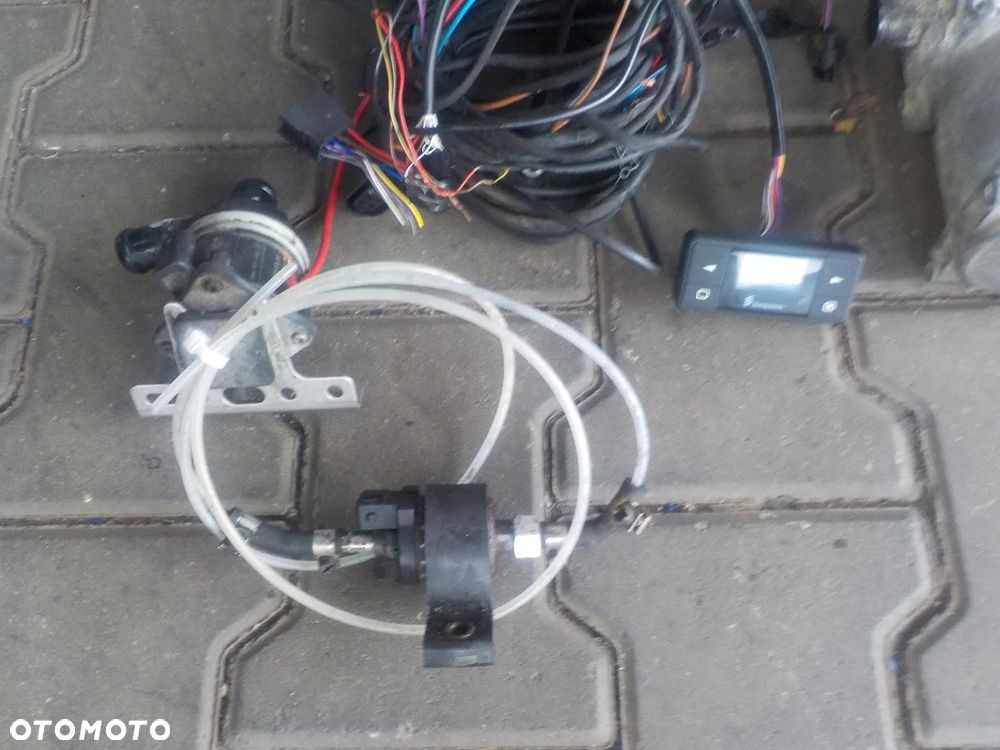 OGRZEWANIE POSTOJOWE EBERSPACHER HYDRONIC D5S - 2