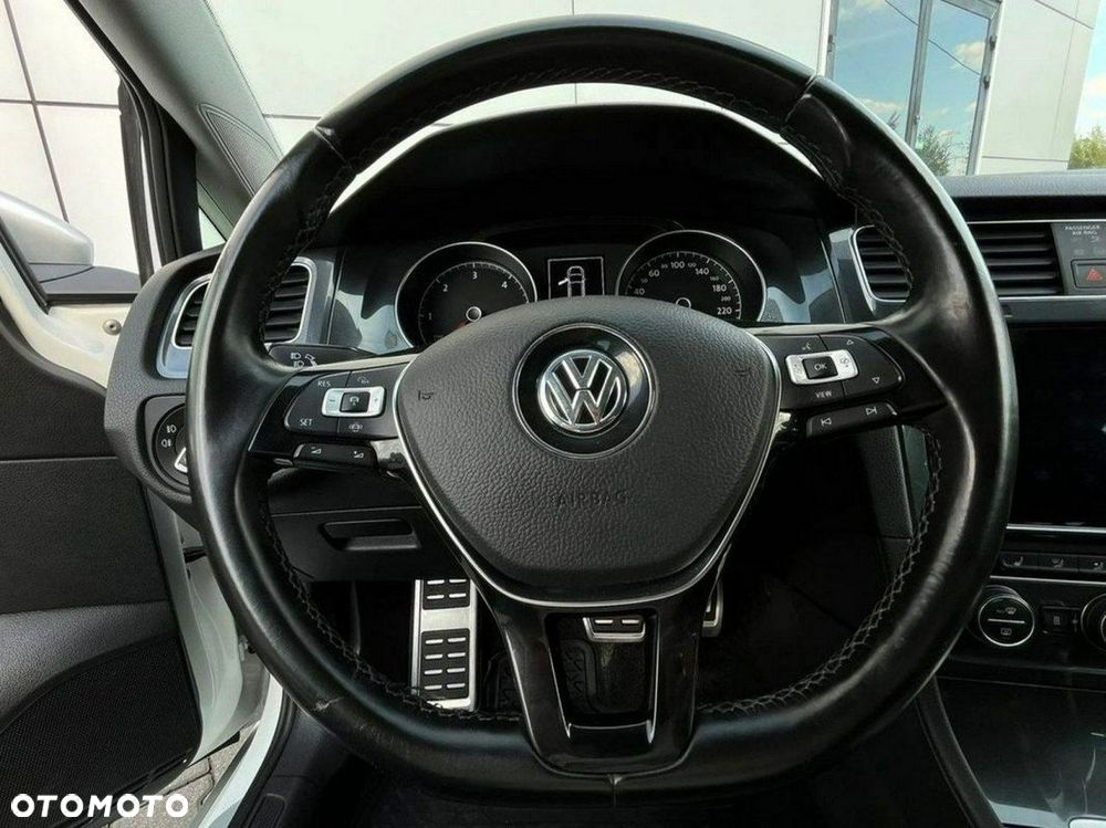 Volkswagen Golf - 8