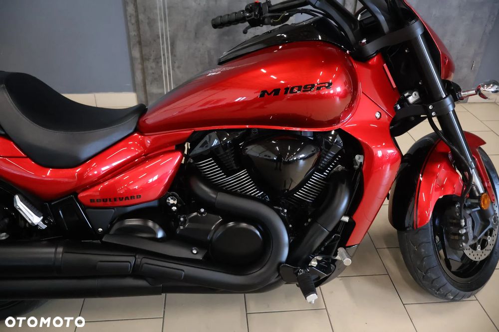 Suzuki Intruder - 4