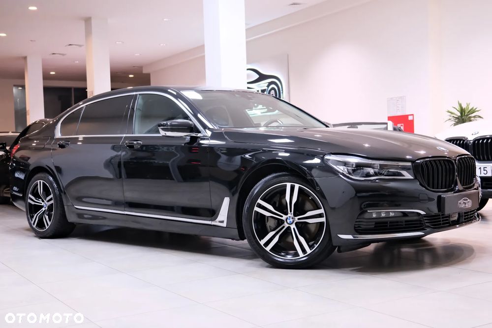 BMW Seria 7 750Li xDrive - 3