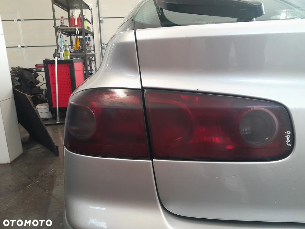 RENAULT LAGUNA II LIFT KOMPLET LAMP TYLNYCH PRZYCIEMNIANE - 5