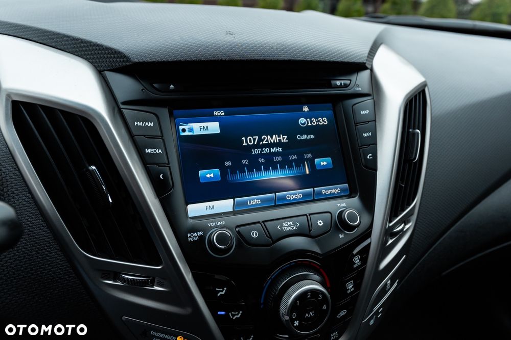 Hyundai Veloster 1.6 Premium - 24