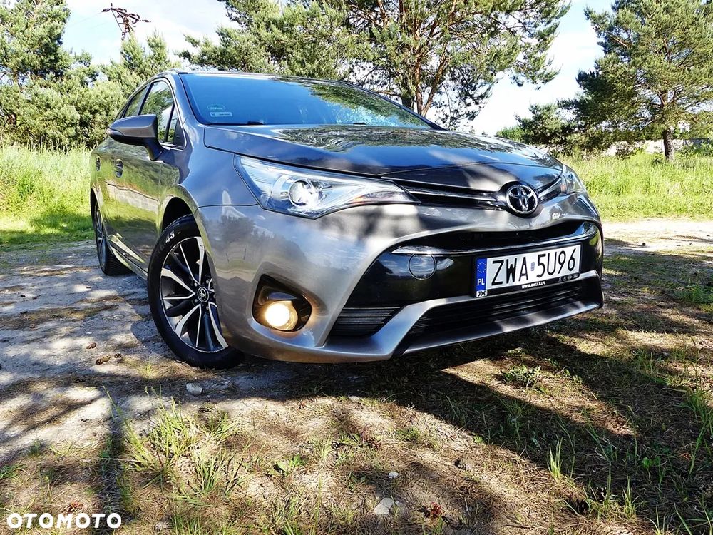 Toyota Avensis 2.0 D-4D Premium - 6