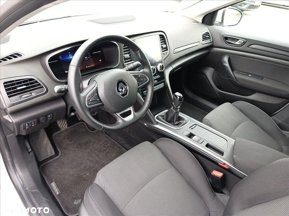 Renault Megane 1.3 TCe Evolution - 9