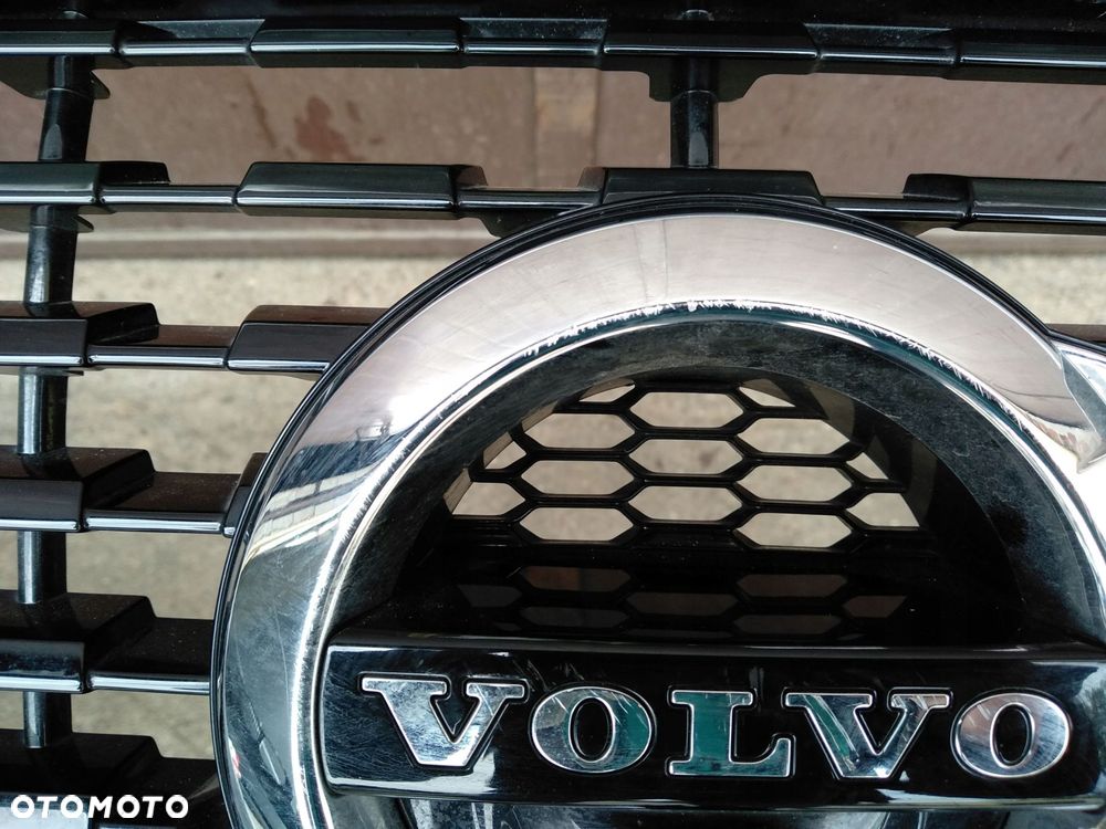 Zderzak przedni przód Volvo XC60 II R Design 17-^ - 9