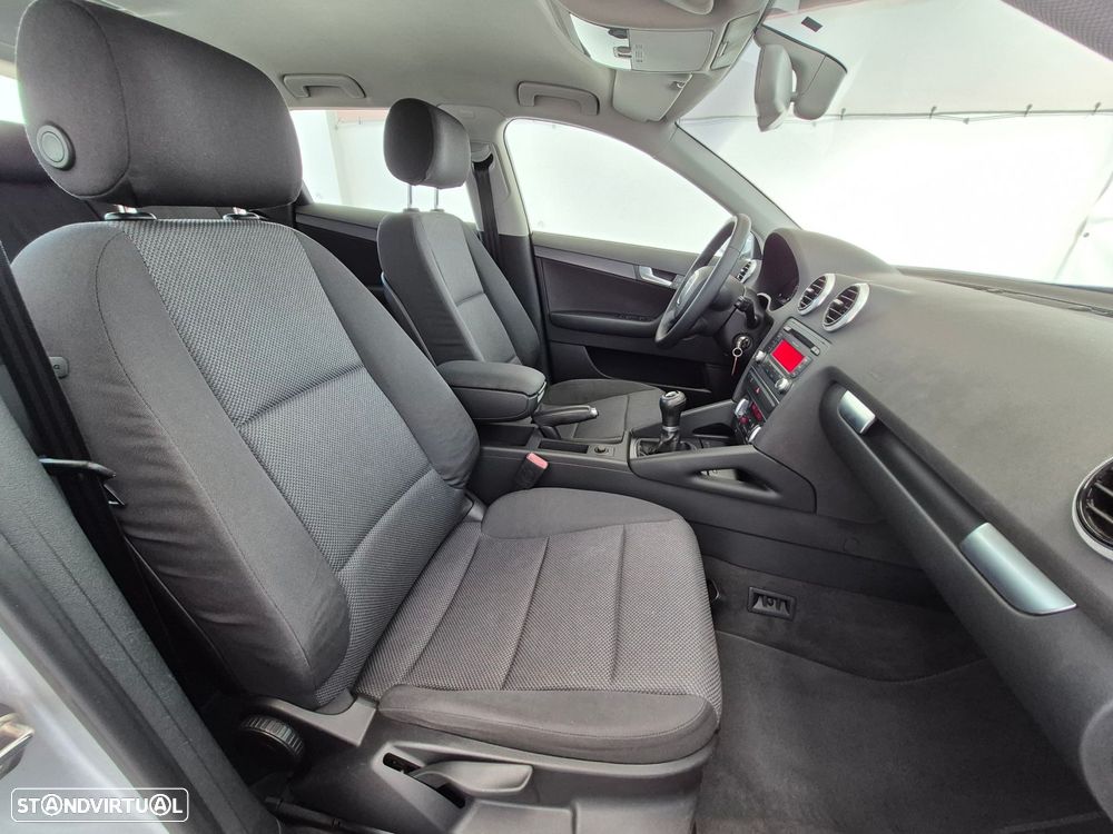 Audi A3 Sportback 1.6 TDI Attraction Business Line - 17