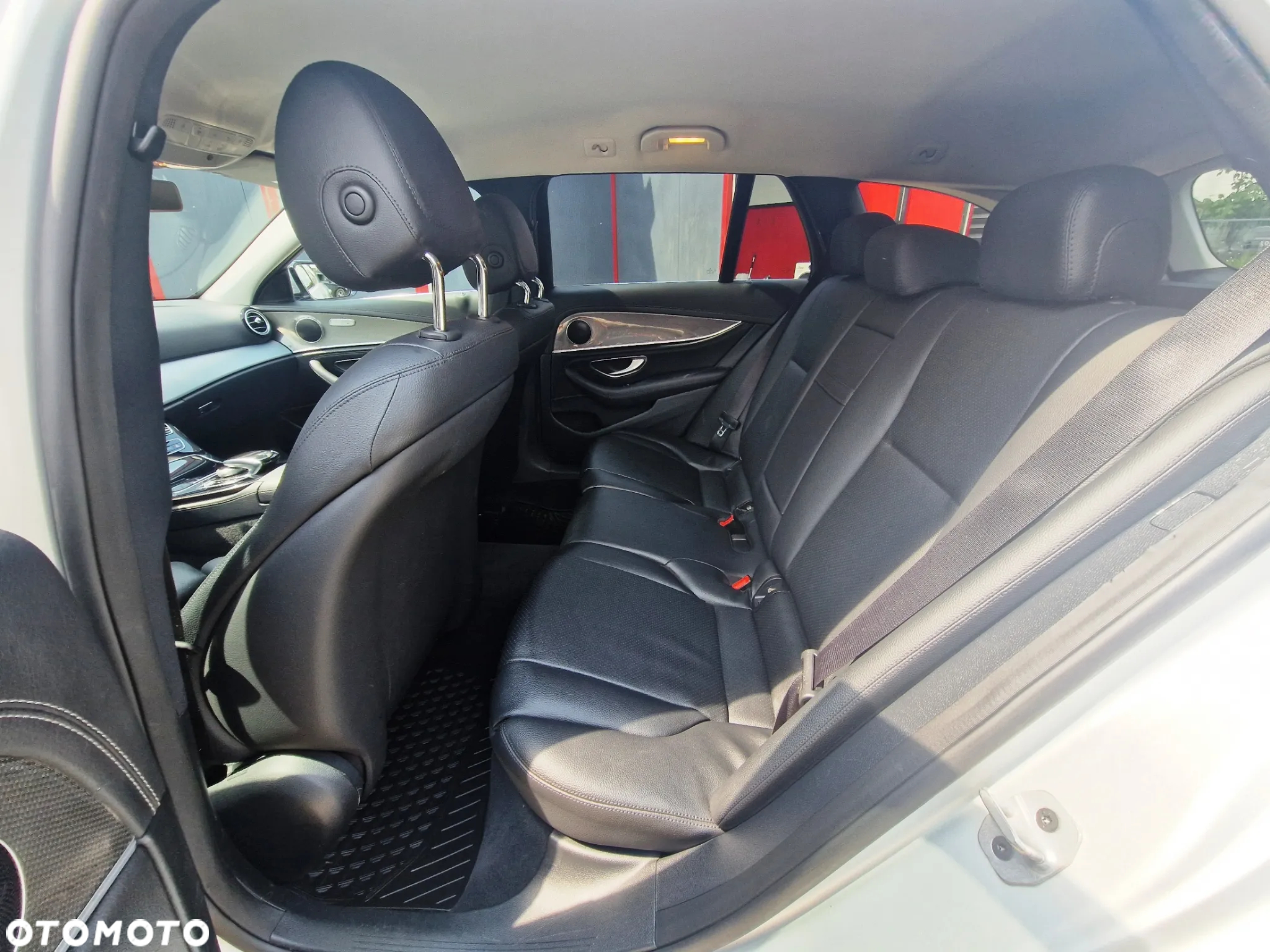 Mercedes-Benz Klasa E 200 d 9G-TRONIC - 32