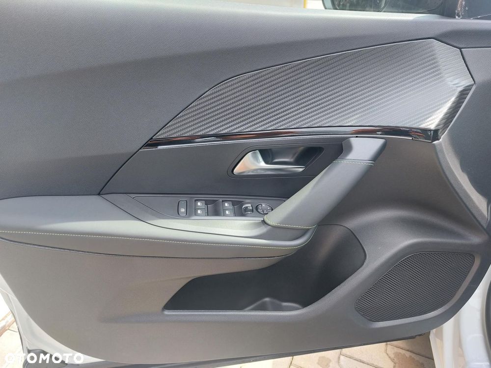 Peugeot 2008 PureTech mHEV GT Exclusive e-DCS6 - 14