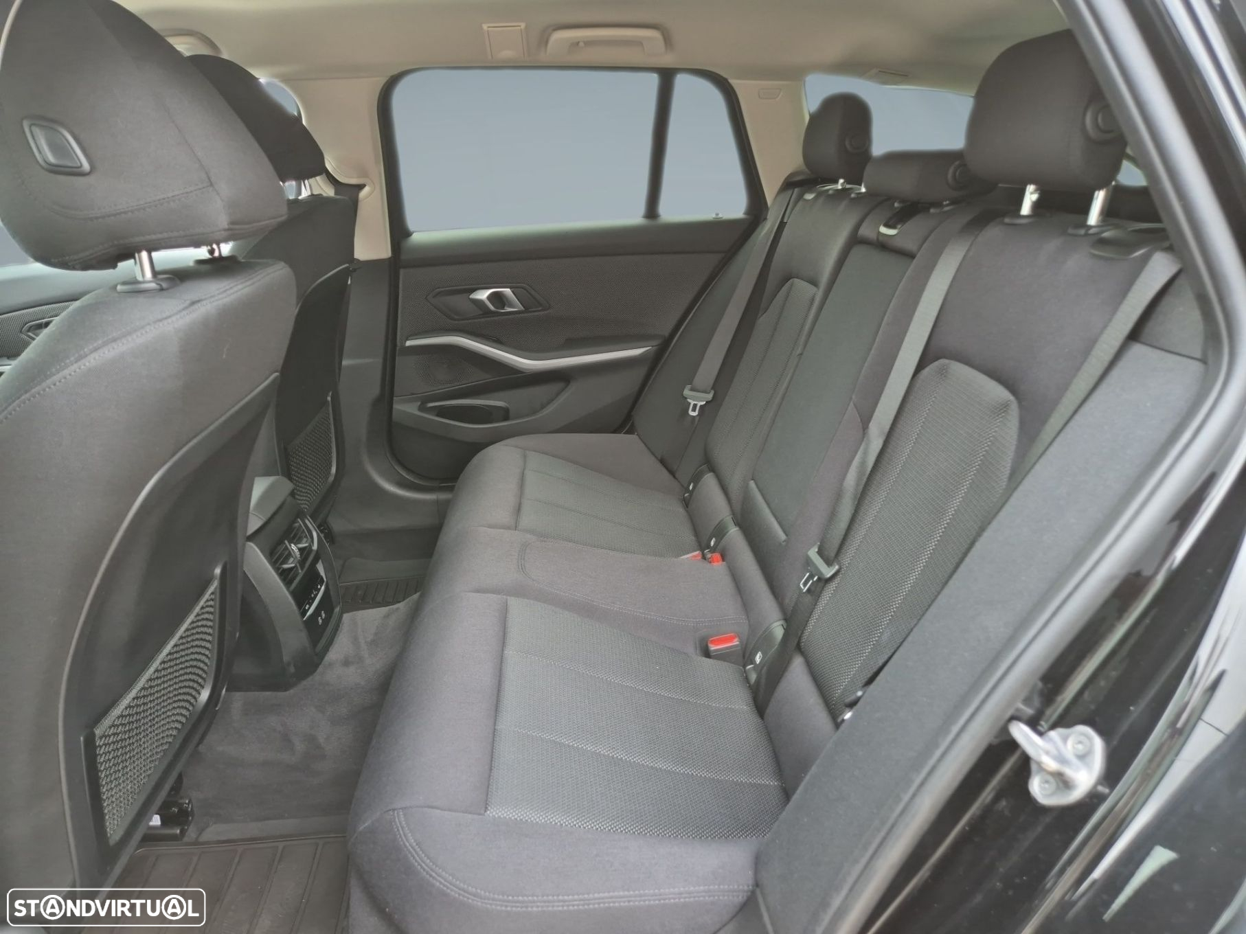 BMW 330 e Touring Corporate Edition Auto - 14