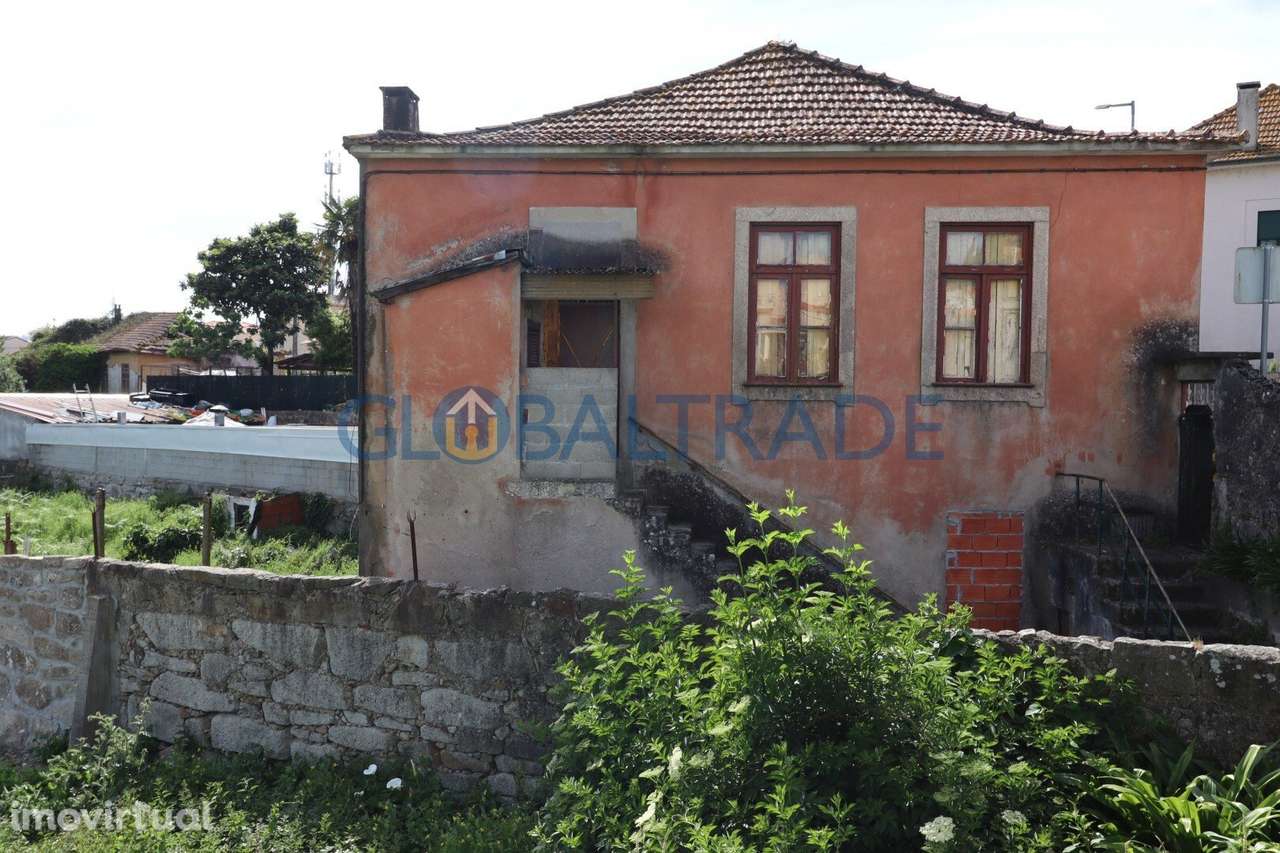 Moradia T4 para reabilitação total em Valbom - Grande imagem: 2/20