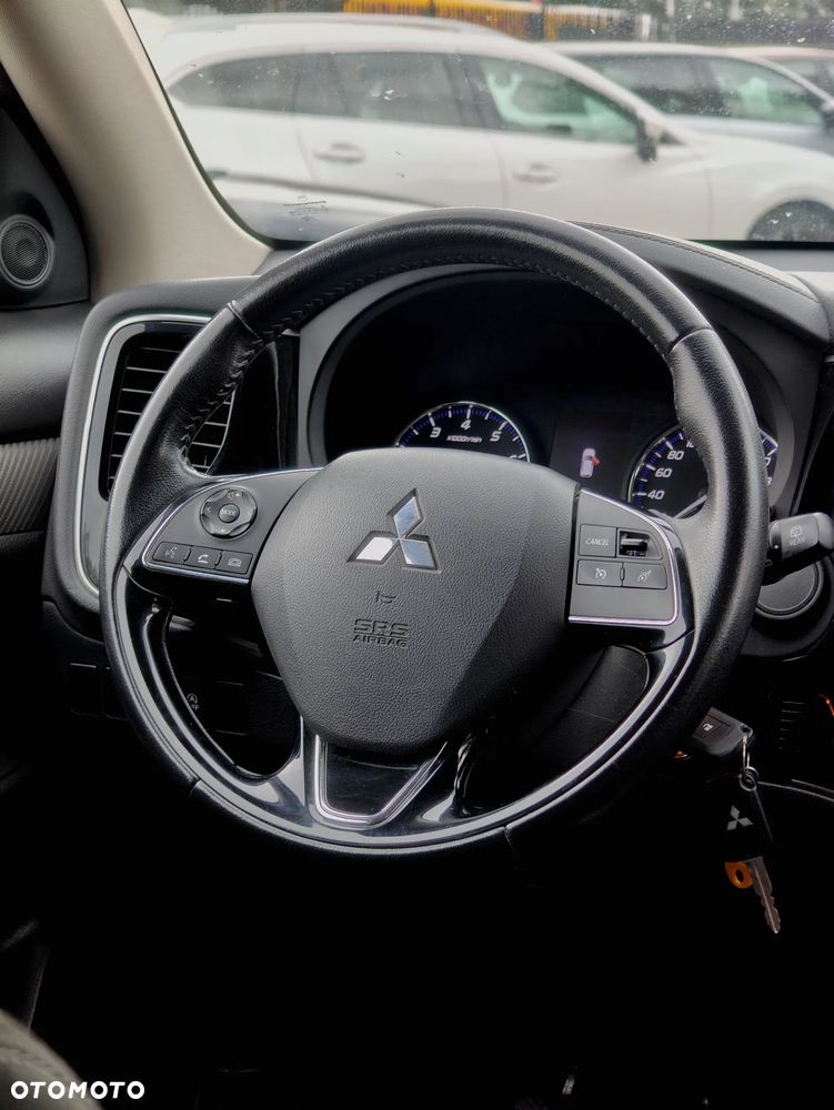 Mitsubishi Outlander 2.0 2WD Diamant - 9