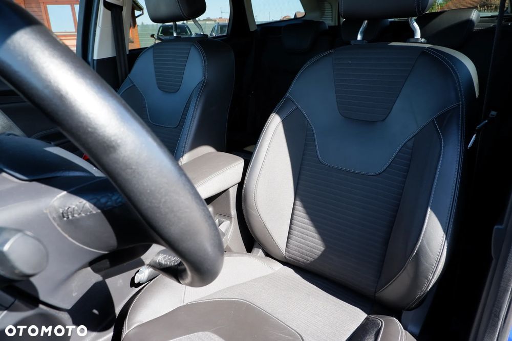 Ford Focus SW 1.5 EcoBoost S&S TITANIUM - 27
