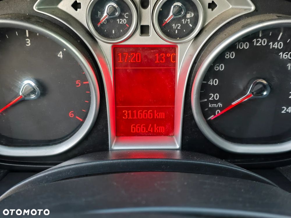 Ford Kuga 2.0 TDCi 4x4 Trend - 11