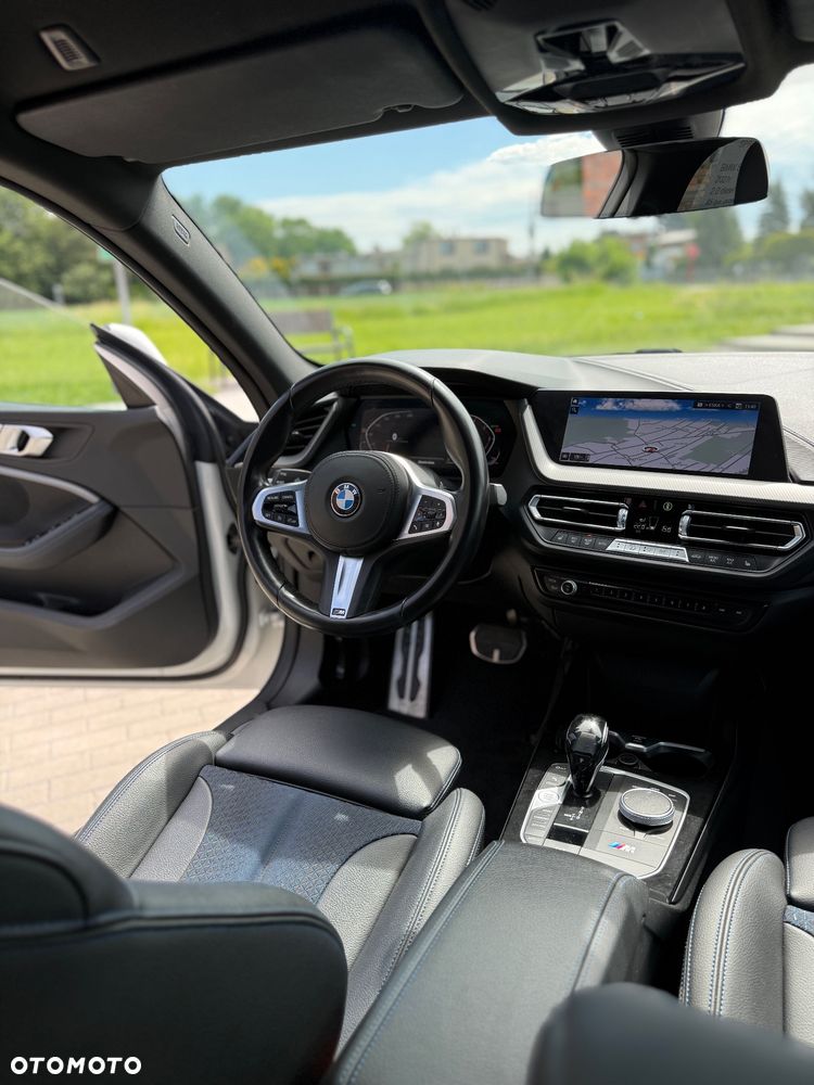 BMW Seria 2 218d - 10