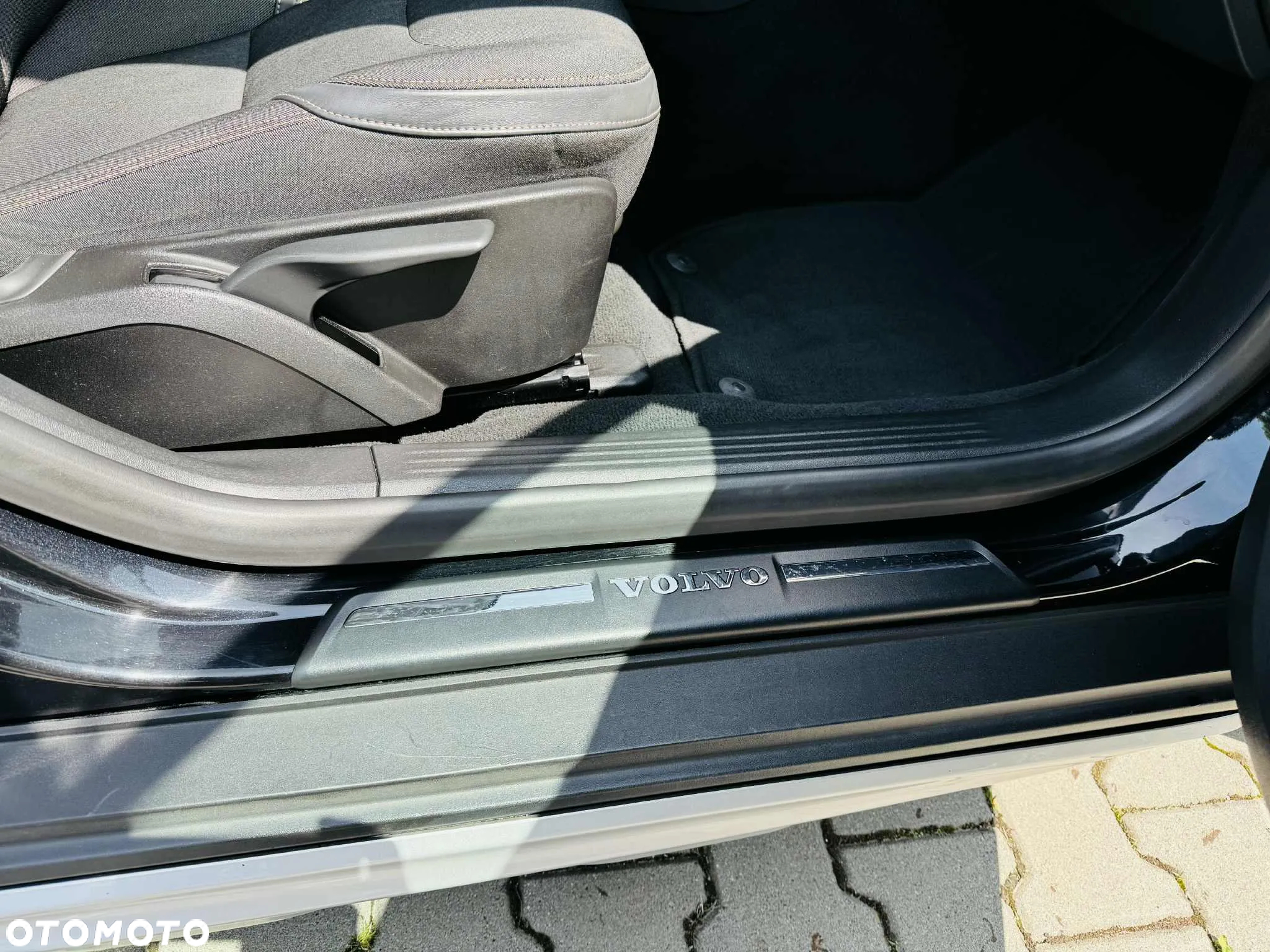 Volvo V40 Cross Country T4 AWD Momentum - 38