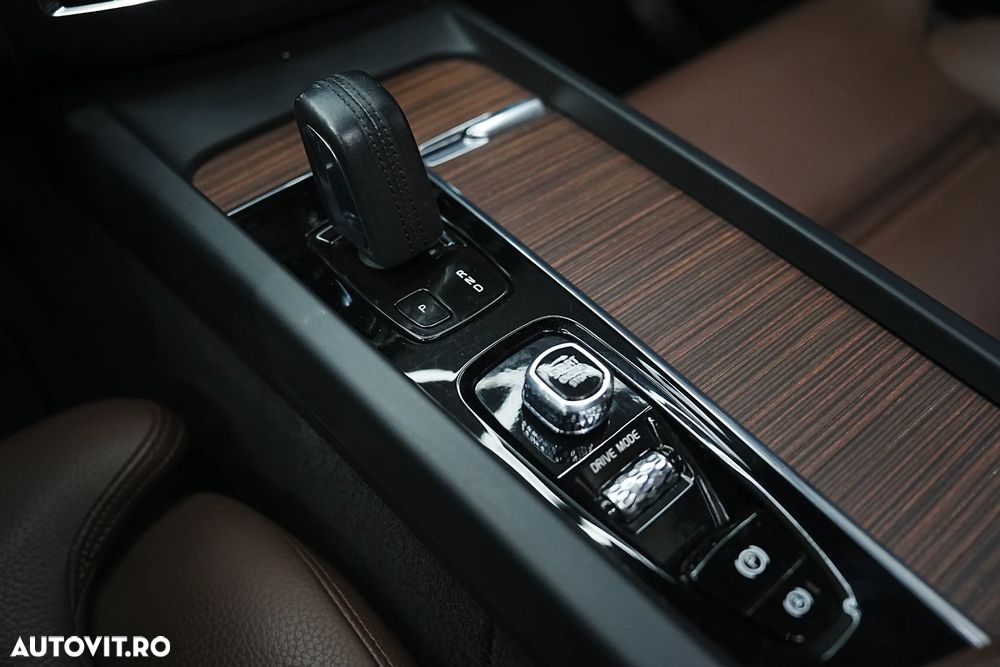 Volvo XC 60 Recharge T8 Twin Engine eAWD Inscription - 34