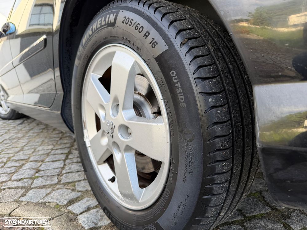 Peugeot 407 SW 1.6 HDi Executive - 19