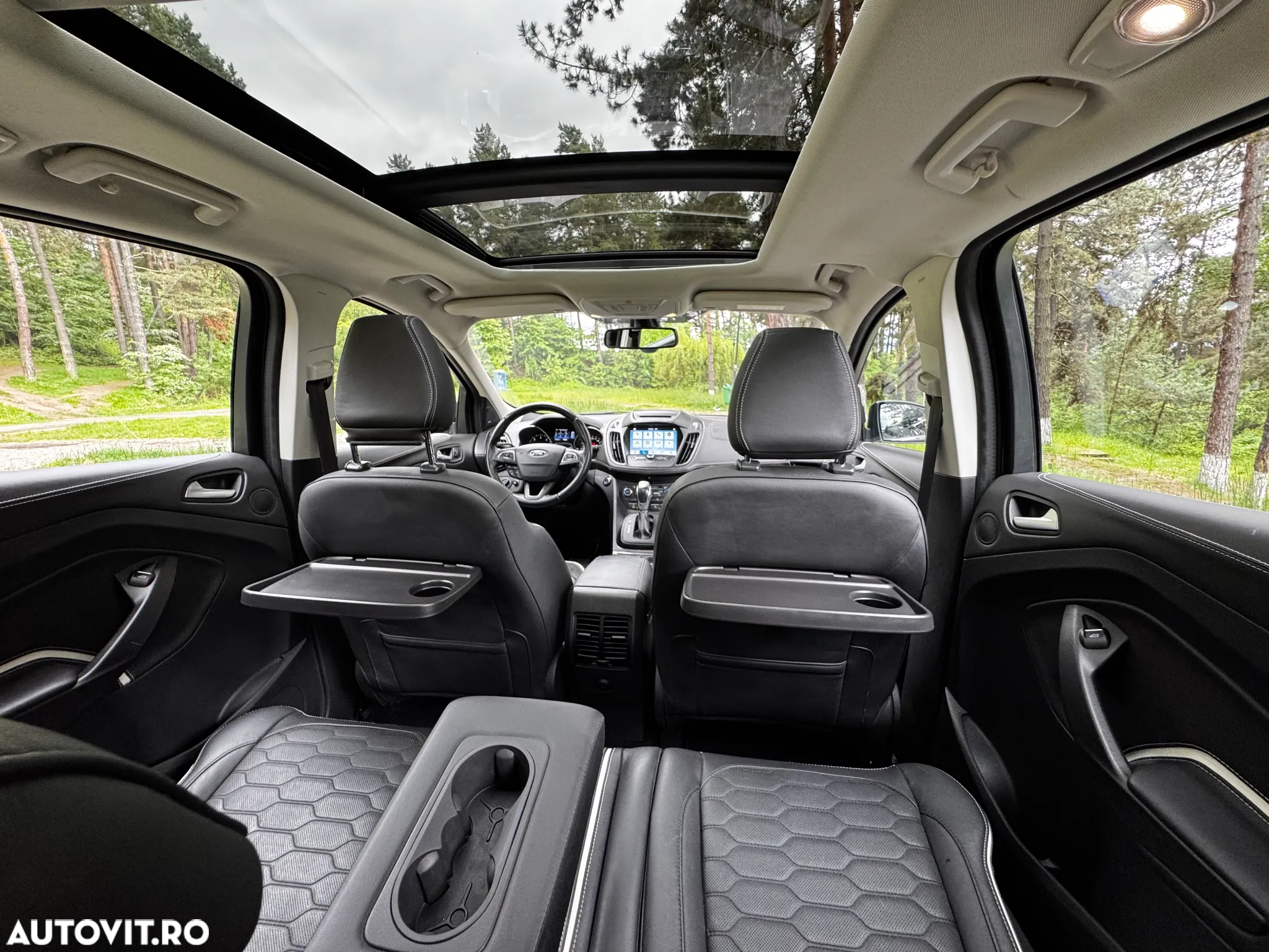 Ford Kuga 2.0 TDCi 4x4 Aut. Vignale - 4