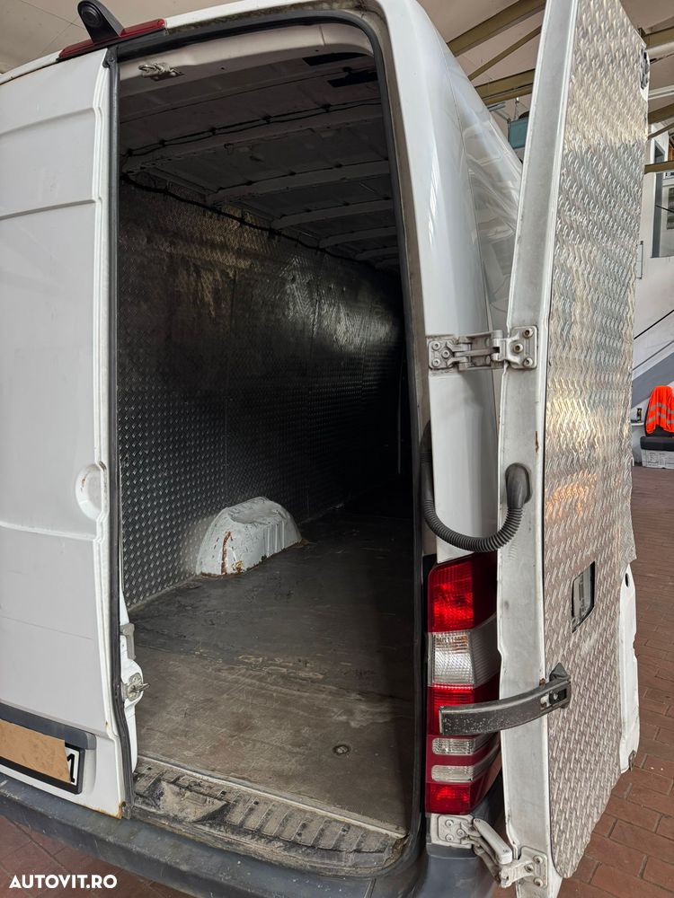 Mercedes-Benz Sprinter - 2