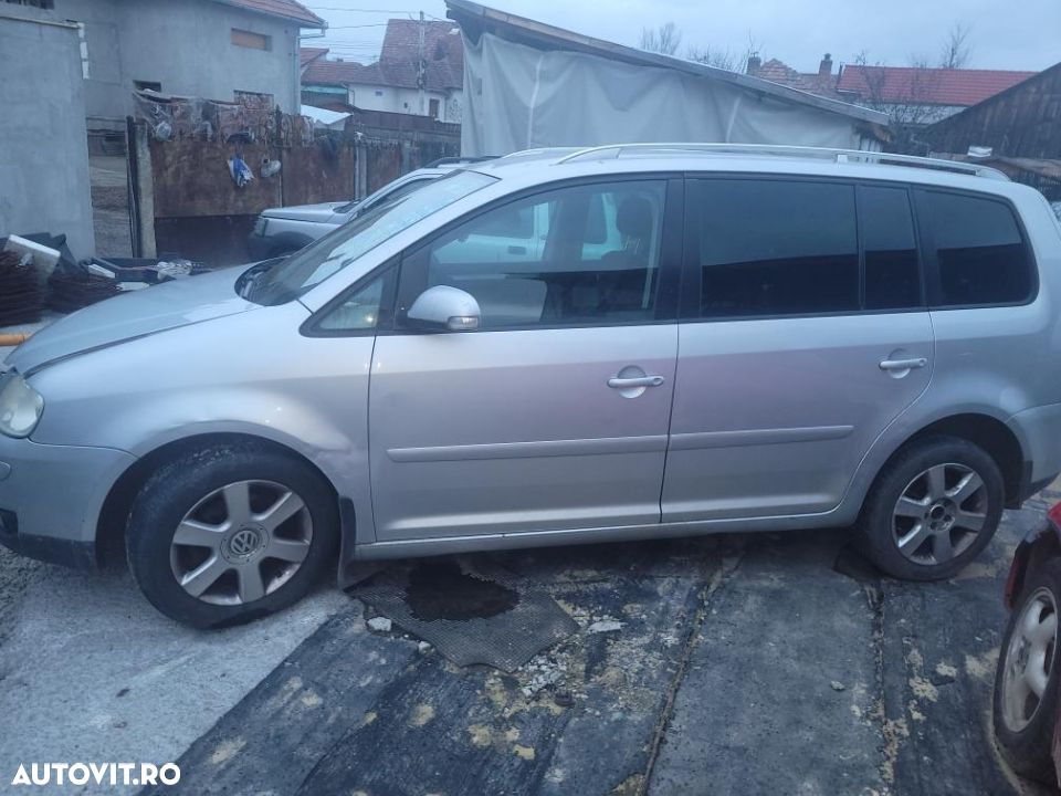 dezmembrez vw touran - 1