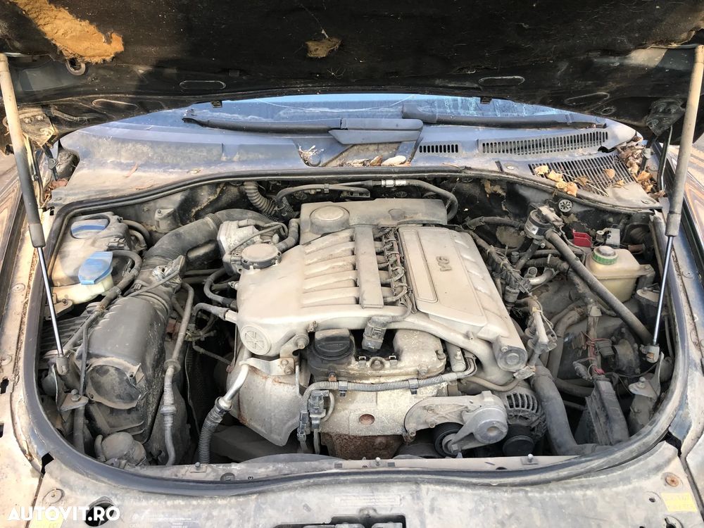 Dezmembrez VW Volkswagen Touareg 2004 3.2 benzina automat piele gri - 9