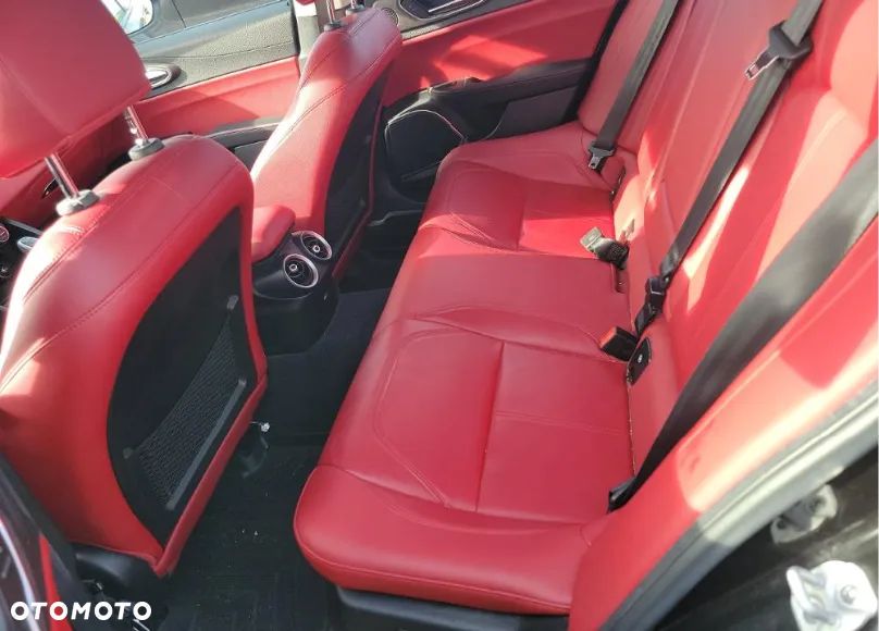 Alfa Romeo Giulia - 11