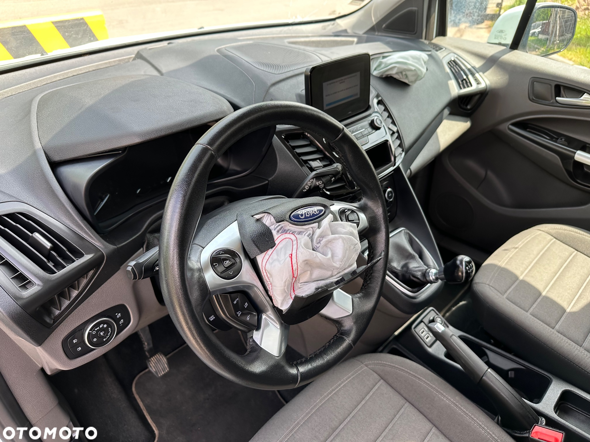 Ford Tourneo Connect Grand - 22