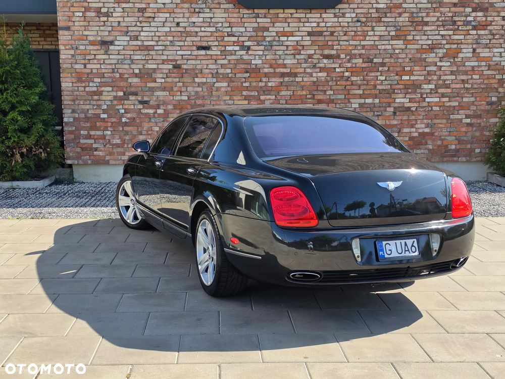 Bentley Flying Spur - 30
