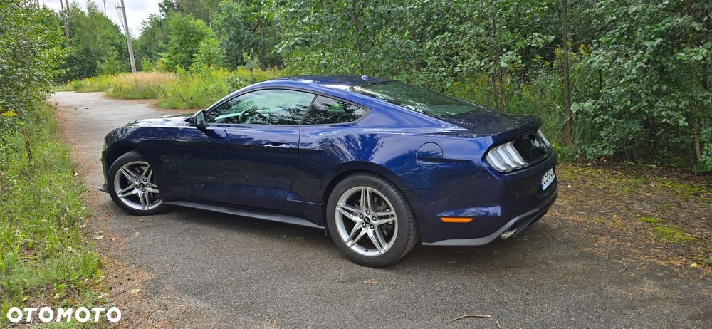 Ford Mustang - 4