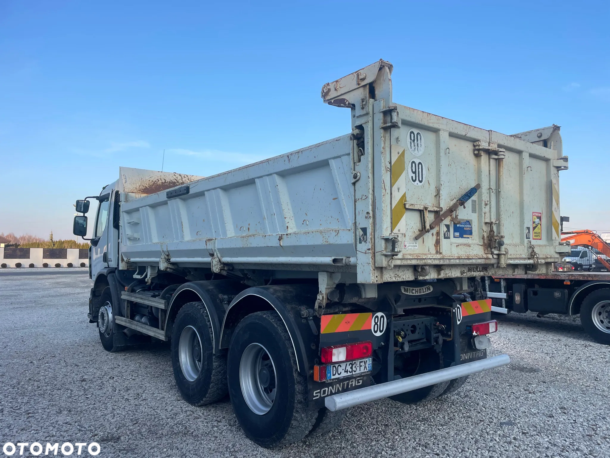 Renault Lander 6X4 - 14