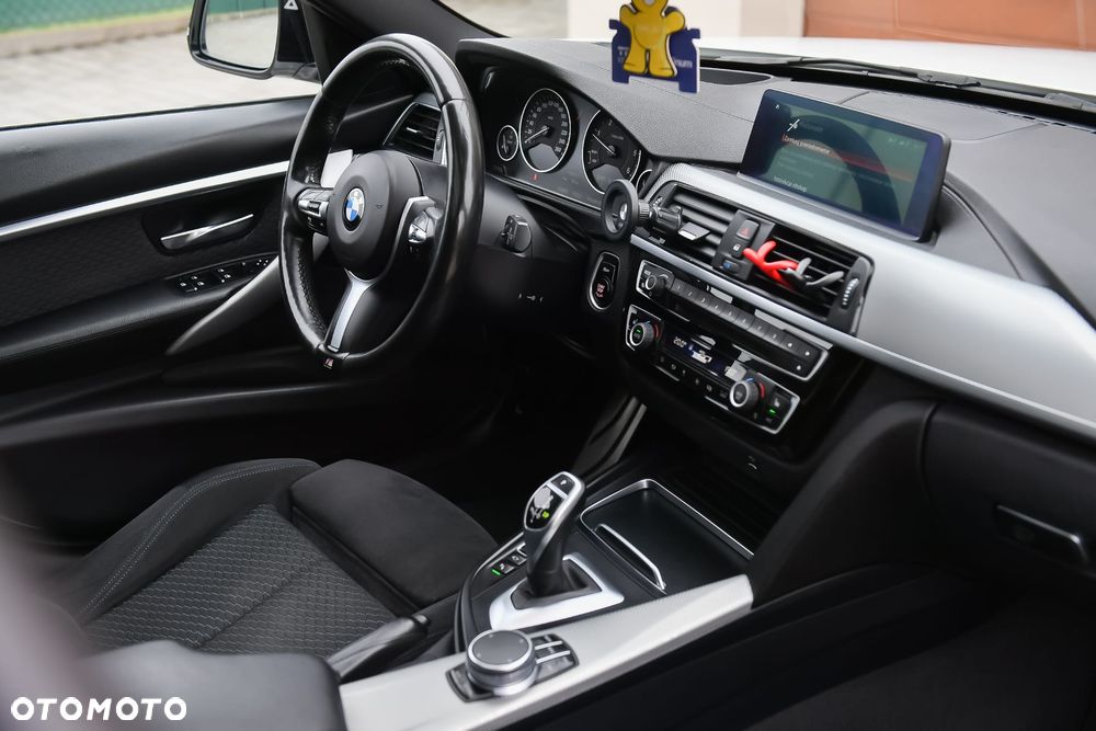 BMW Seria 3 320d xDrive Edition M Sport Shadow - 29