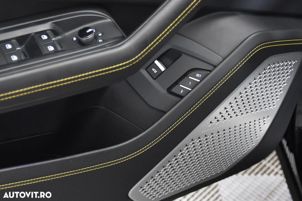 Lamborghini URUS - 14