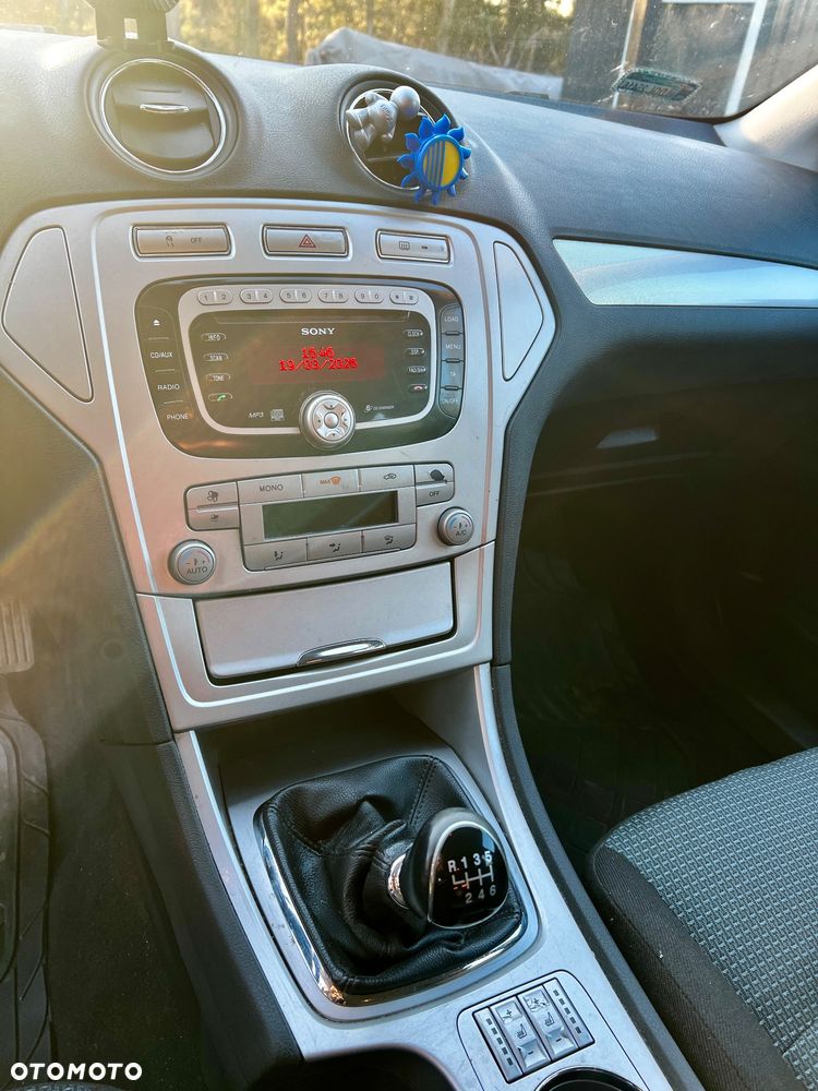 Ford Mondeo 2.0 TDCi Trend - 16