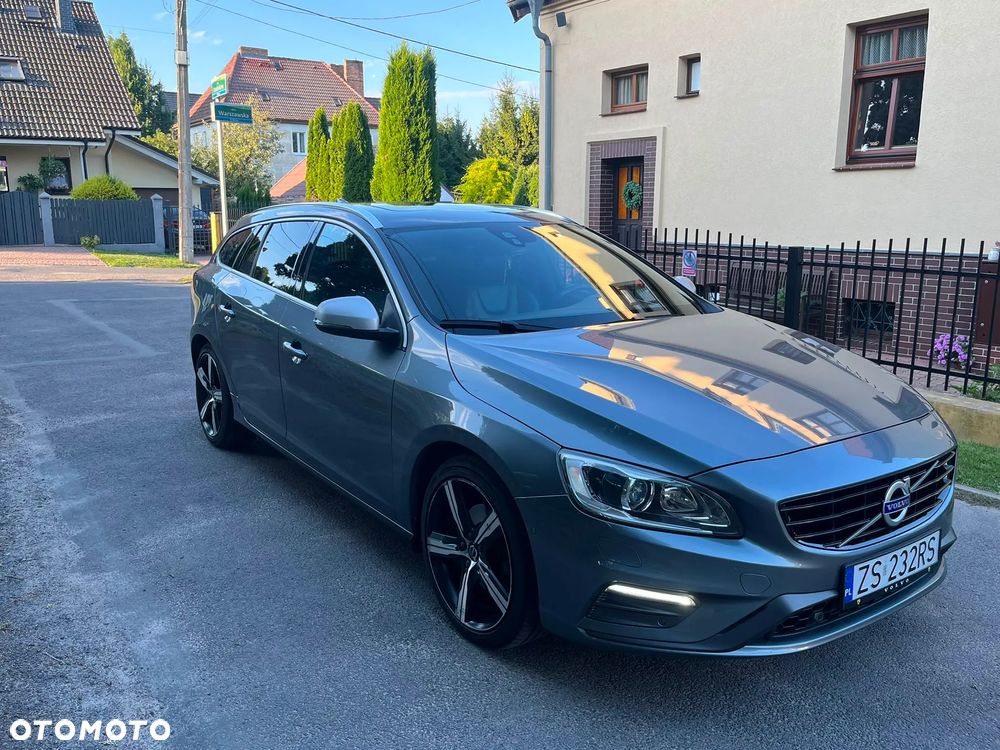 Volvo V60 D4 R-Design - 10