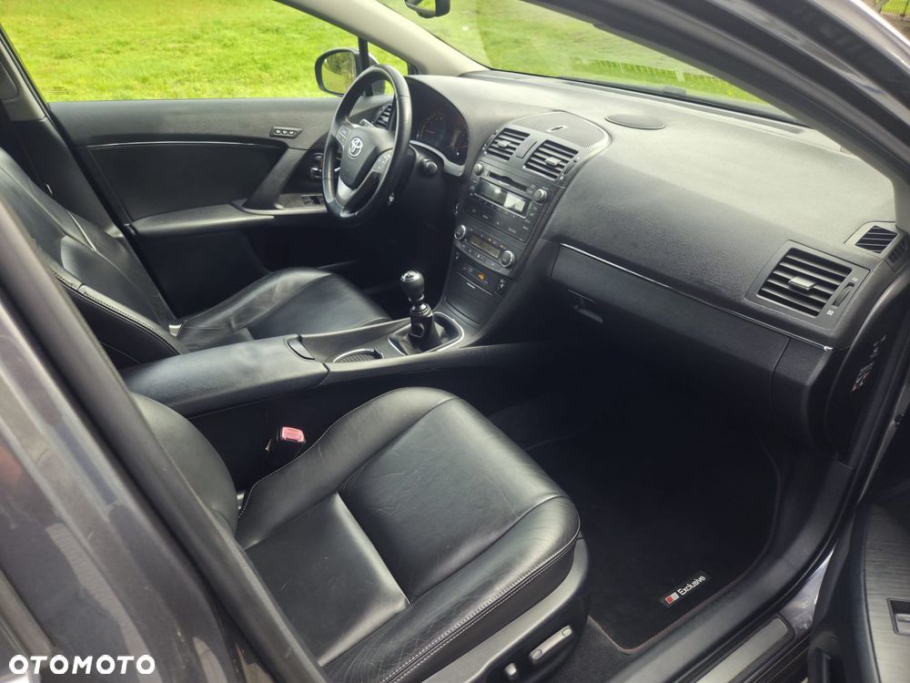 Toyota Avensis 2.0 Executive - 21
