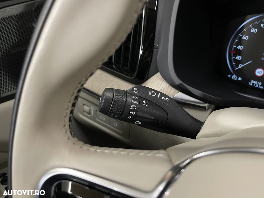 Volvo XC 60 T6 AWD Recharge Geartronic Inscription - 30