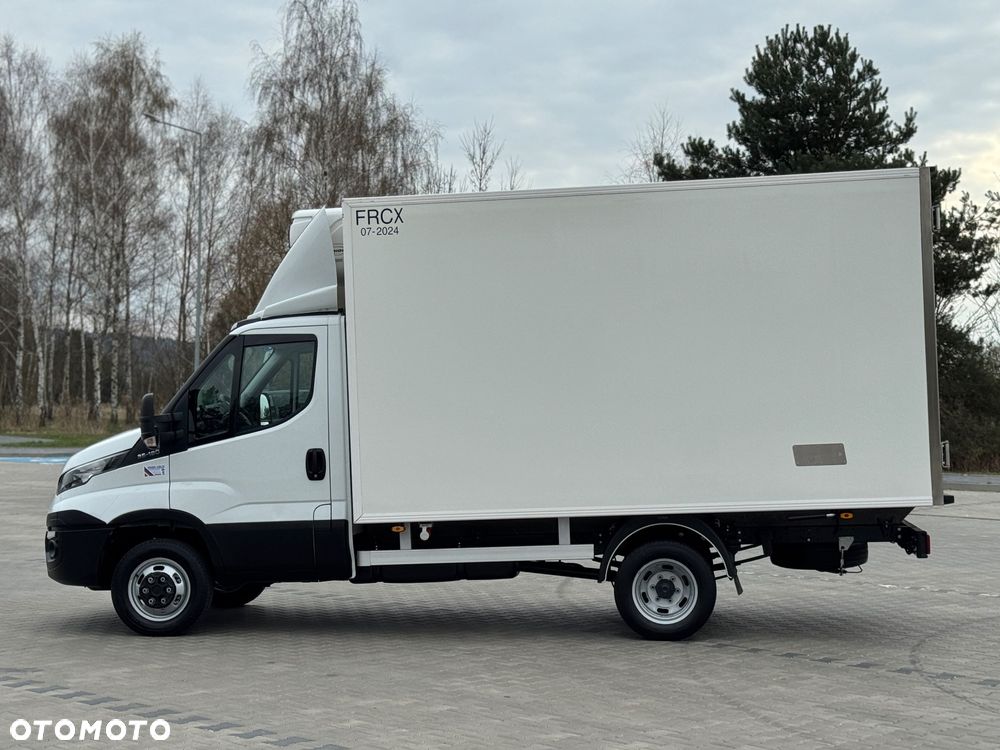 Iveco Daily‼️35/50C18‼️3.0 HI-MATIC Chłodnia/Mroźnia zakres -29C/+20C Grzanie Carrier XARIOS 500 Grube Ściany/Podłoga Przegroda komorowa‼️ na bliźniaku Poduszki Pneumatyczne DMC3500kg Zewnętrzne źródło zasilania 400V - 27