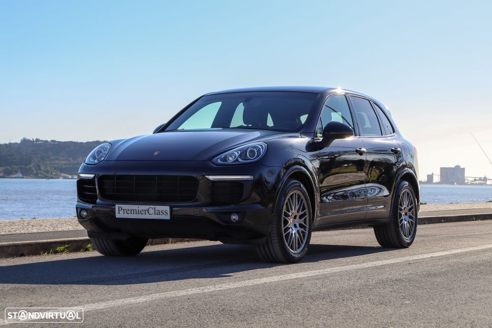 Porsche Cayenne - 1