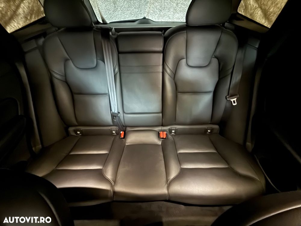 Volvo XC 60 D4 Momentum Pro - 16