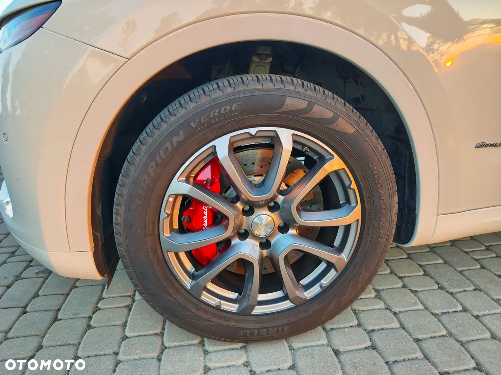 Maserati Levante S Q4 GranLusso - 21