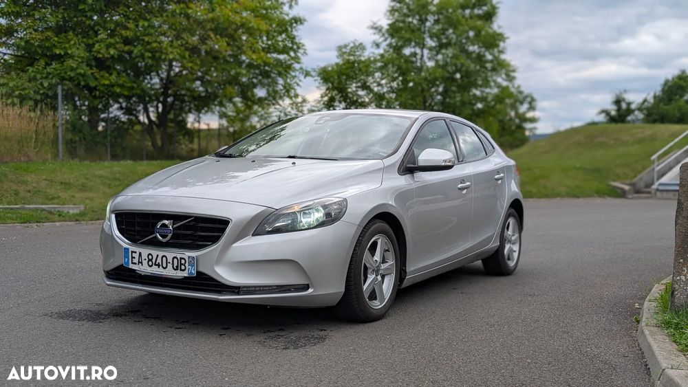 VOLVO V40 2014