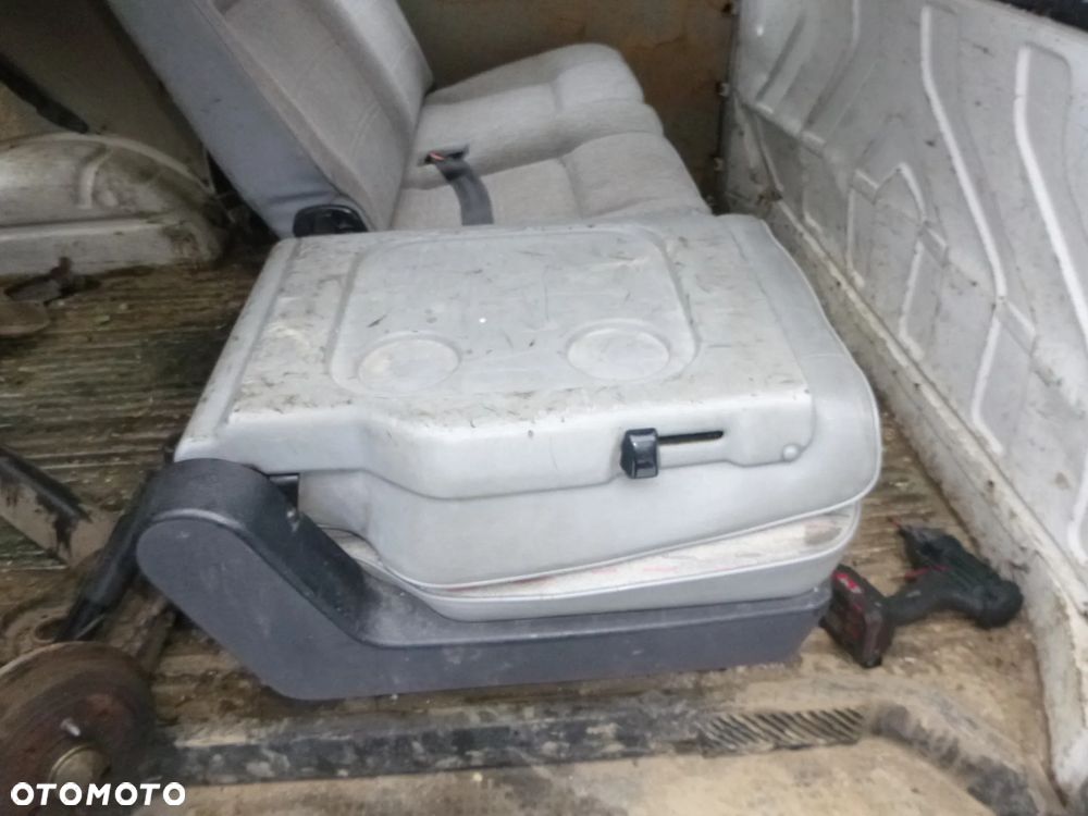 FOTEL KOZIOŁEK VW T4 SKŁADANY - 1