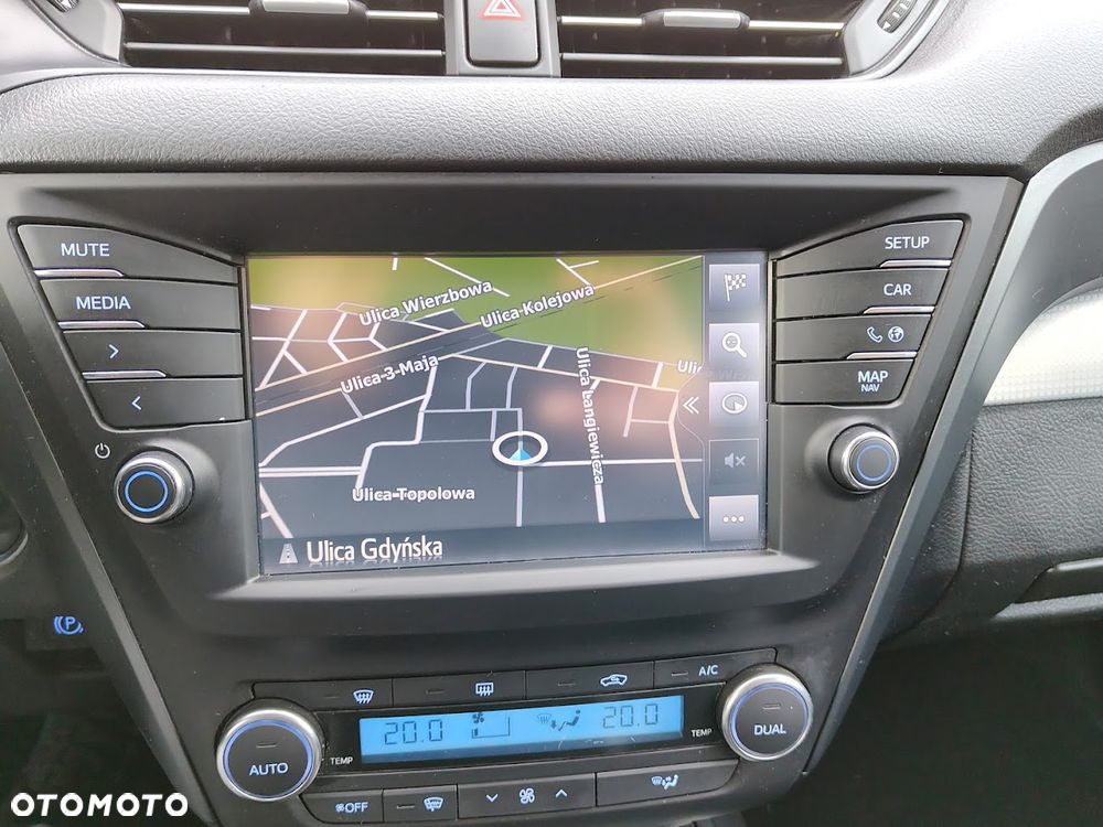 Toyota Avensis 1.8 Premium - 14