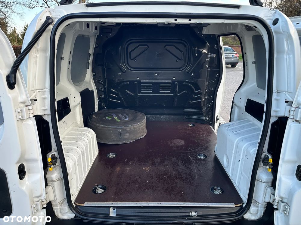 Fiat Fiorino Kombi 8V SX - 15