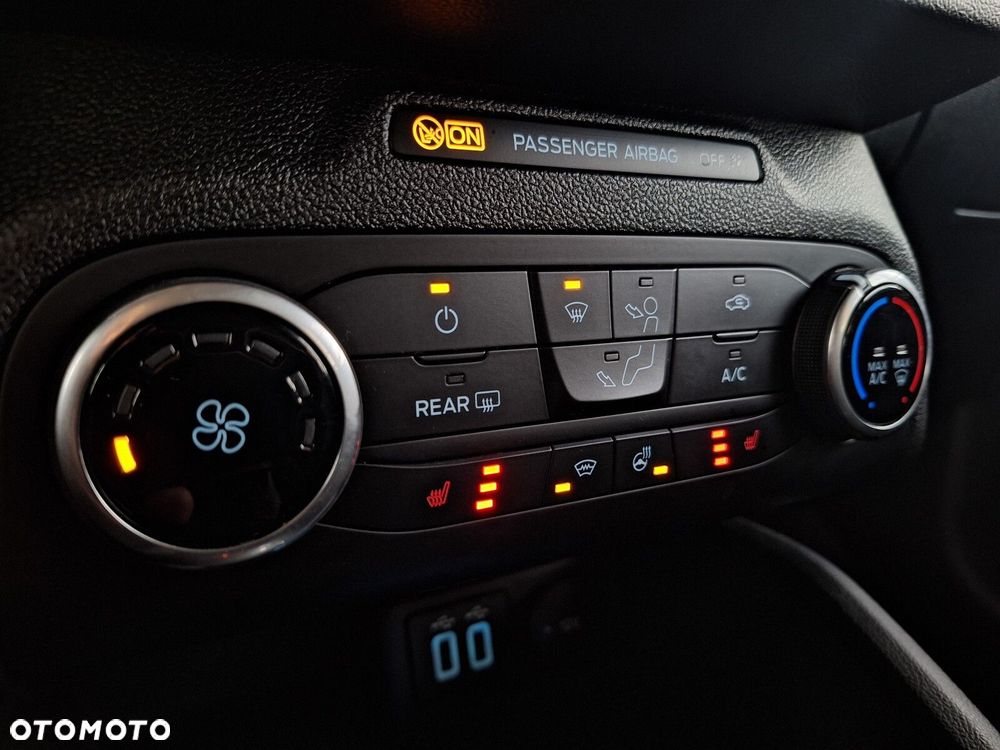 Ford Focus 1.5 EcoBlue Connected - 23