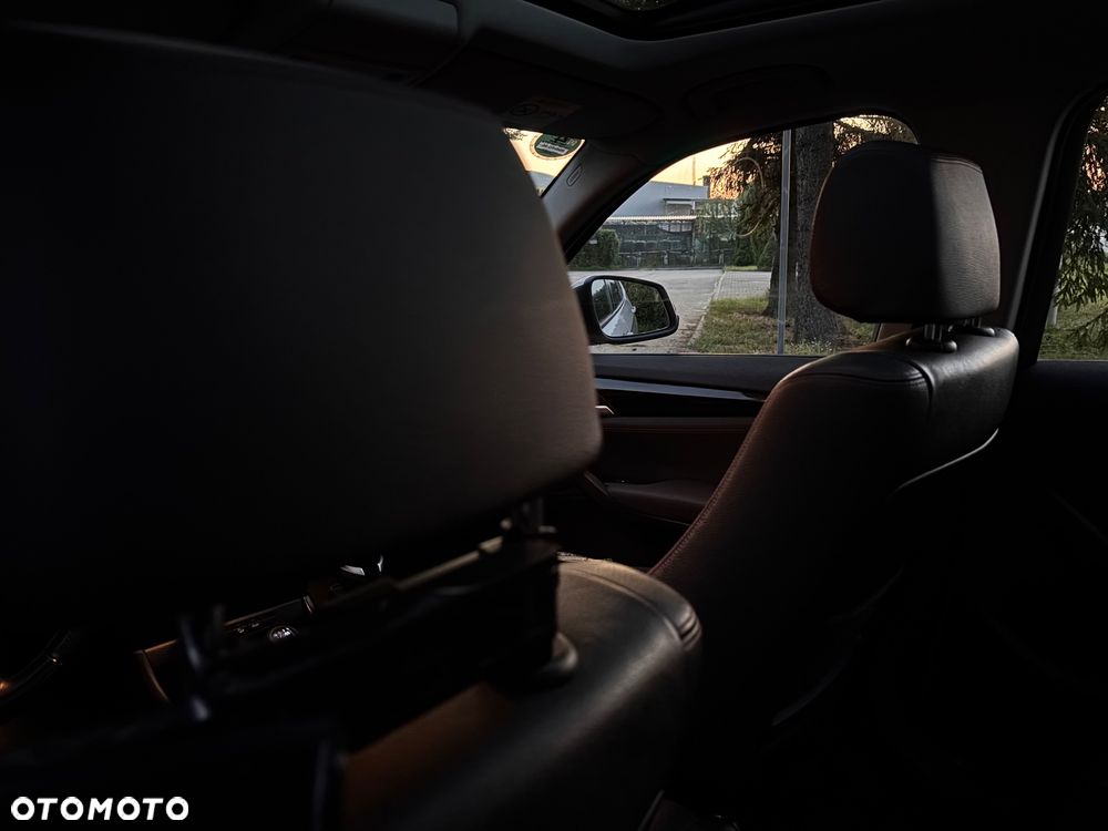 BMW X1 xDrive18d - 15