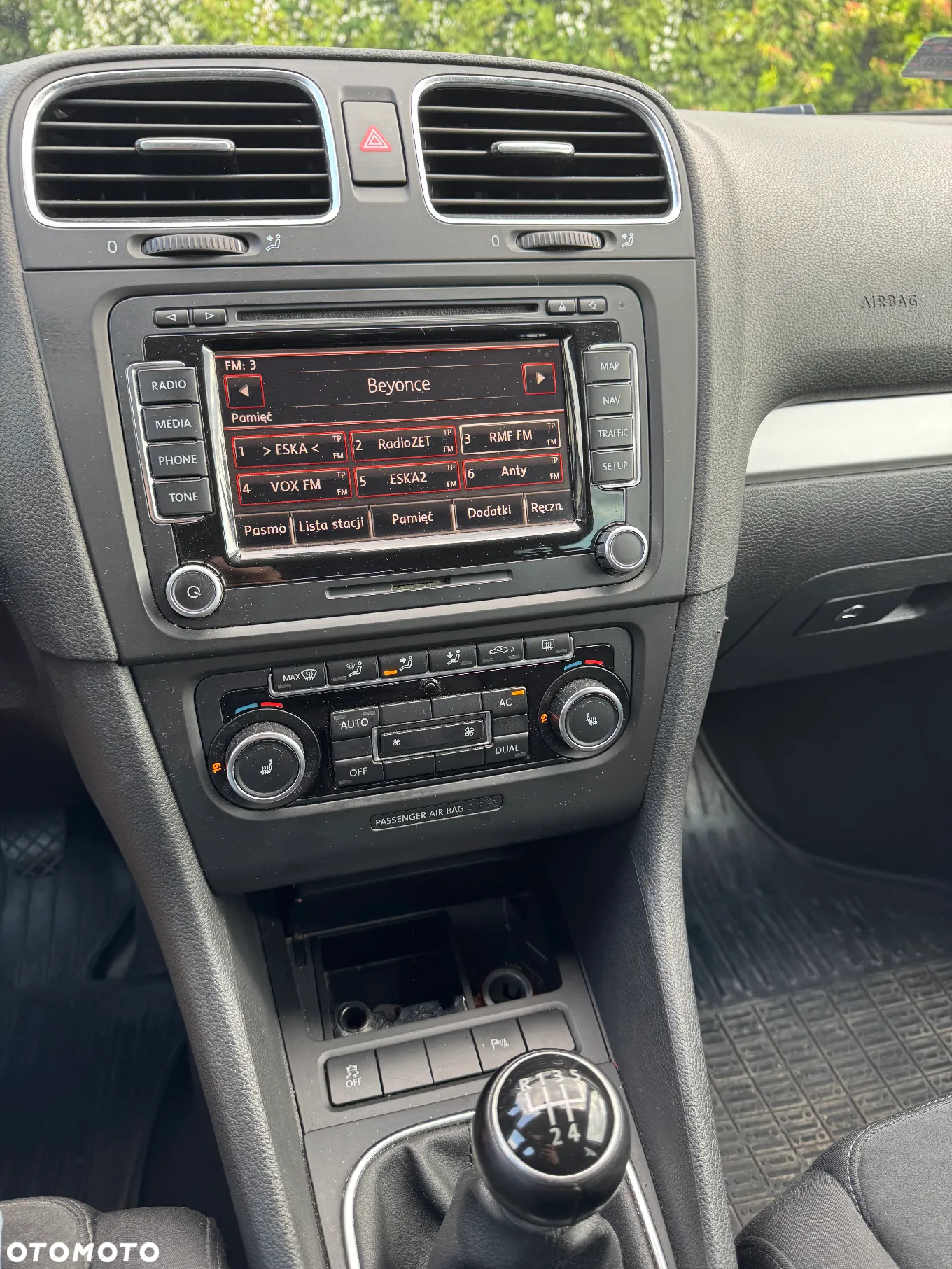 Volkswagen Golf VI 1.6 TDI Highline - 16