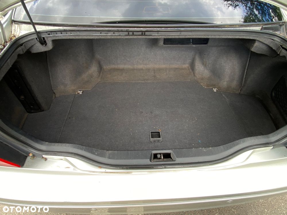 Lexus LS Prezydent - 13