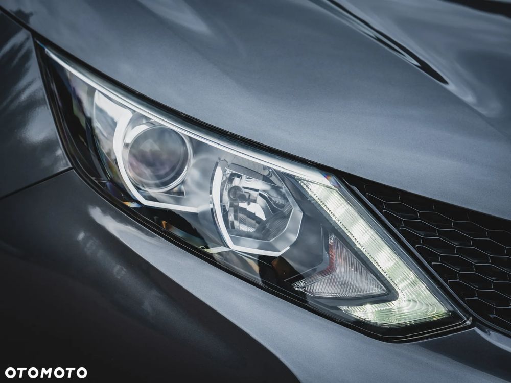 Nissan Qashqai 1.2 DIG-T N-Connecta EU6 - 14