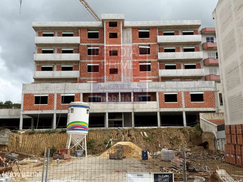 APARTAMENTO T2 COM JARDIM NO CENTRO DE OLIVEIRA DE AZEMEIS - Grande imagem: 4/4